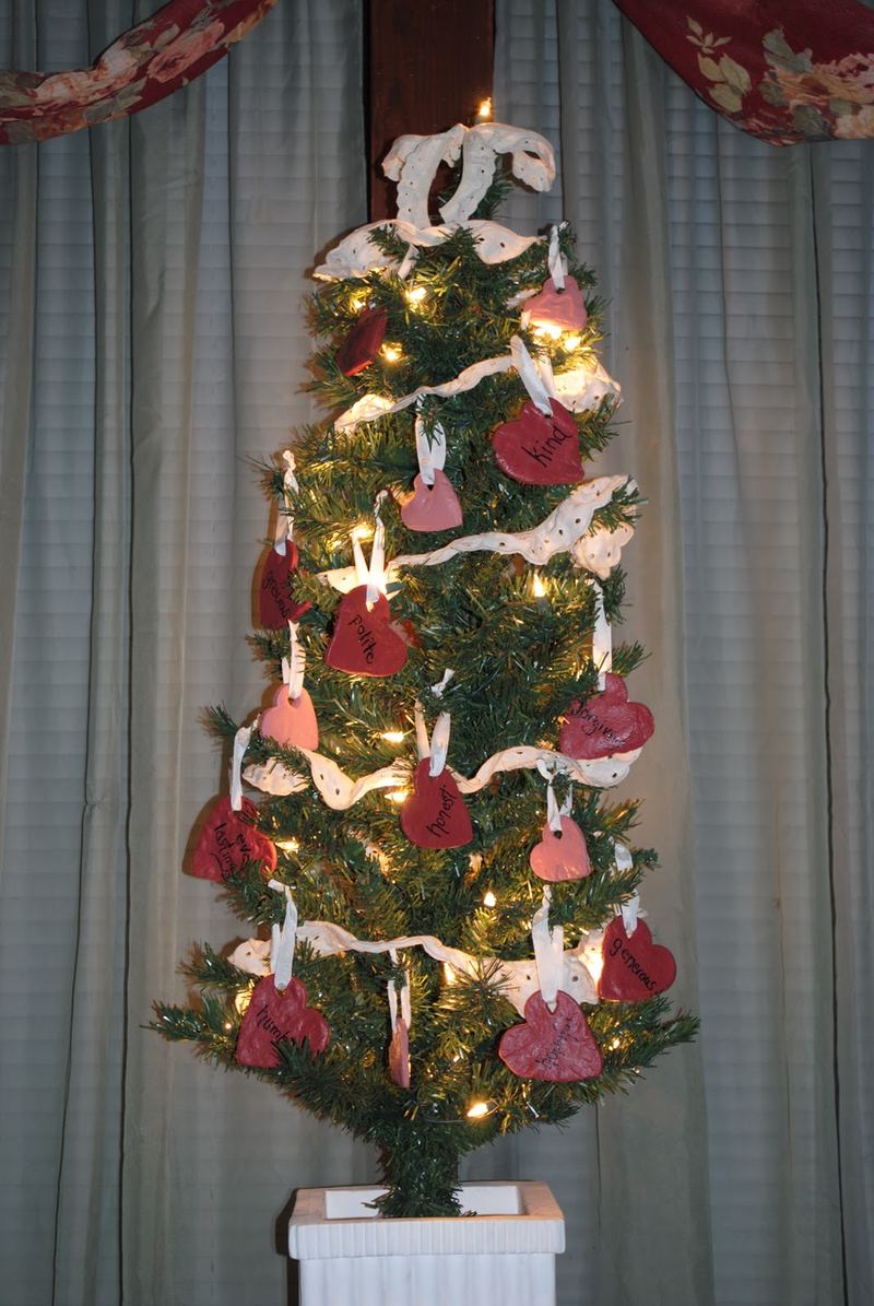 Love is... Holiday Tree β photo 1