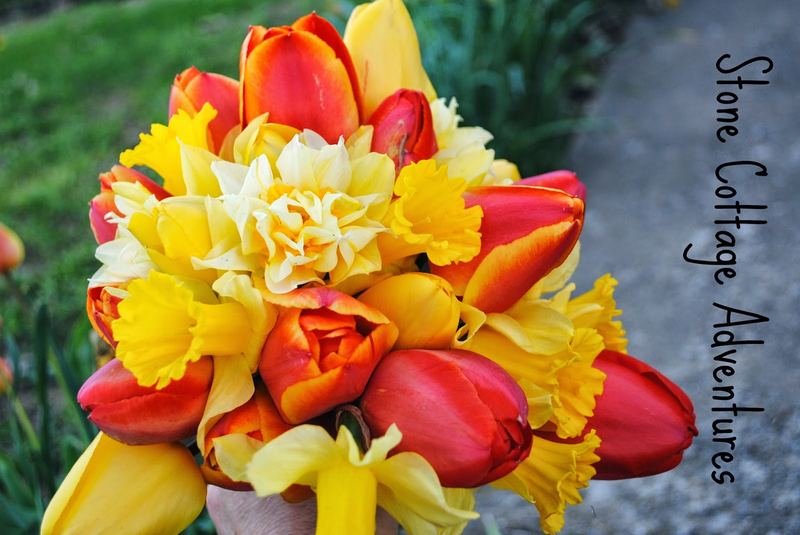 A Bouquet Arranged "By Hand" Tutorial – photo 7