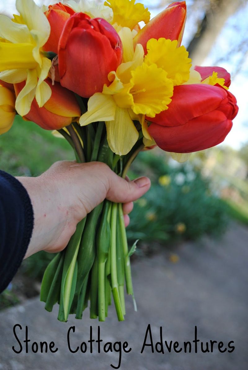 A Bouquet Arranged "By Hand" Tutorial – photo 8